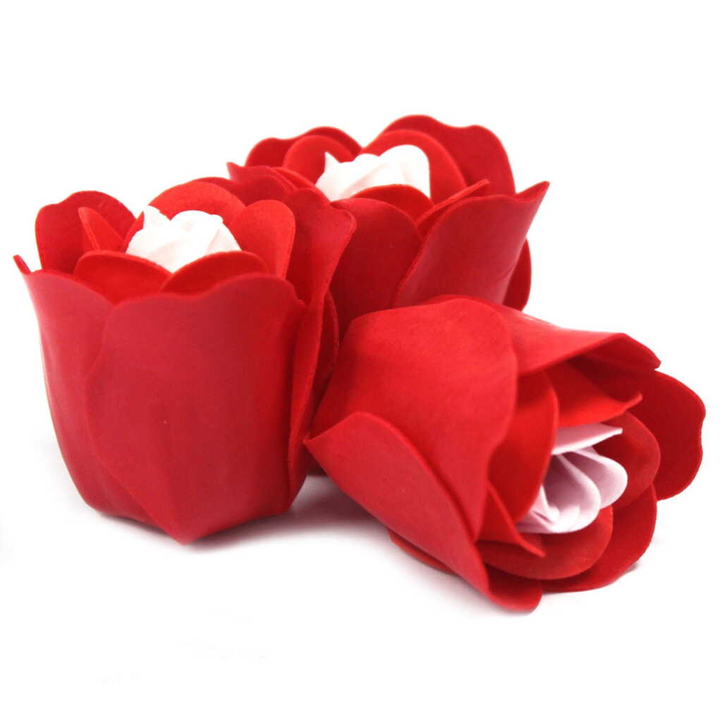 3 rose heart-shaped box - red