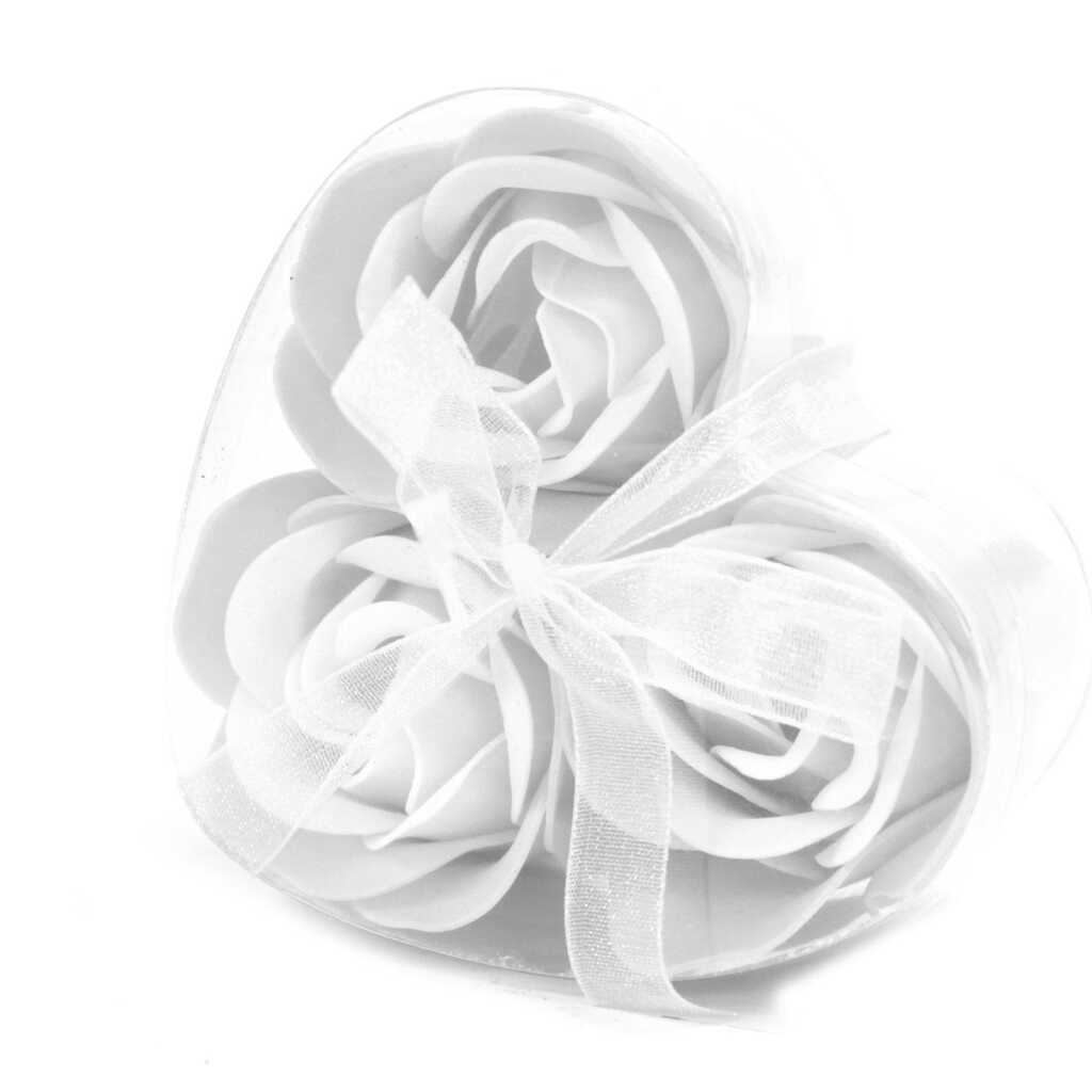 3 rose heart-shaped box - white