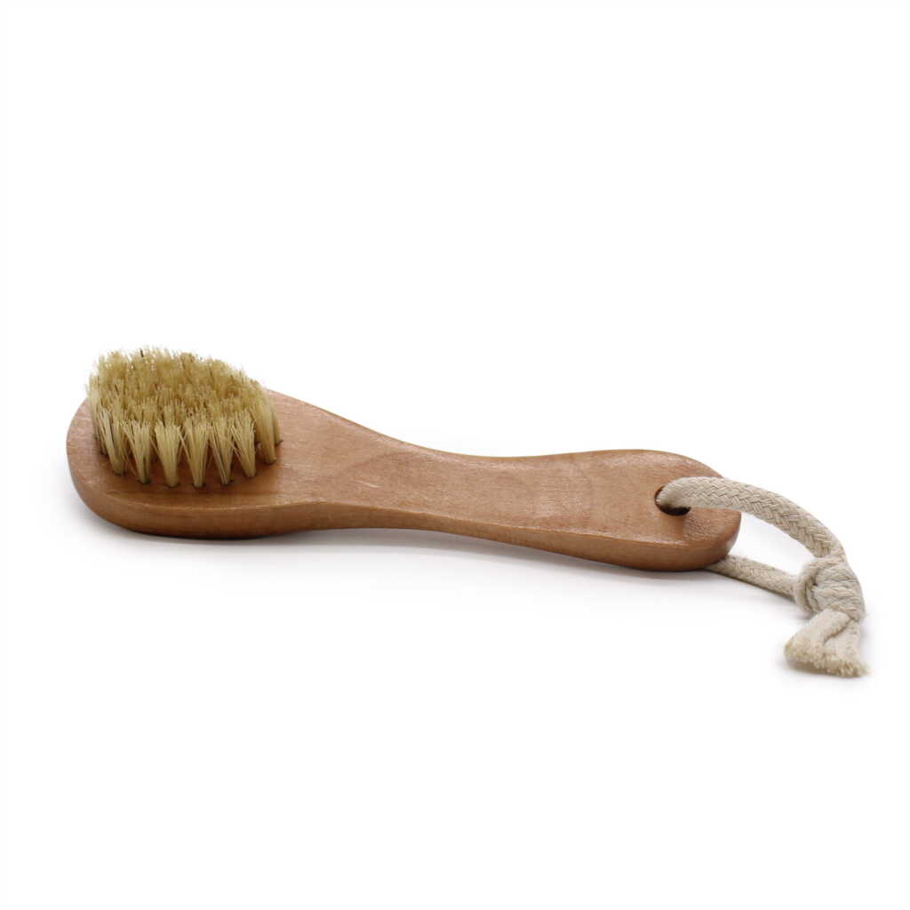 a face scrubbing brush