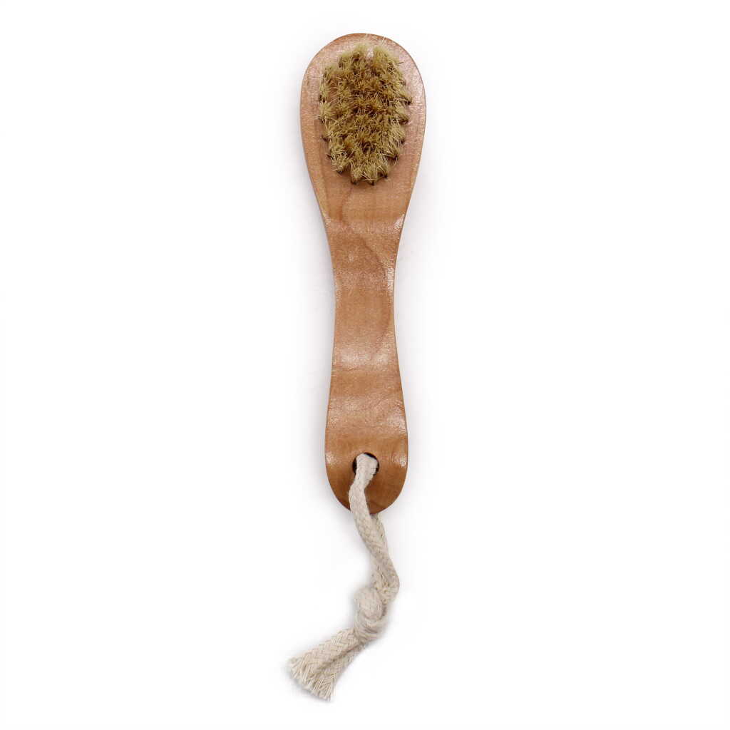 a 14.5cm long face scrub brush