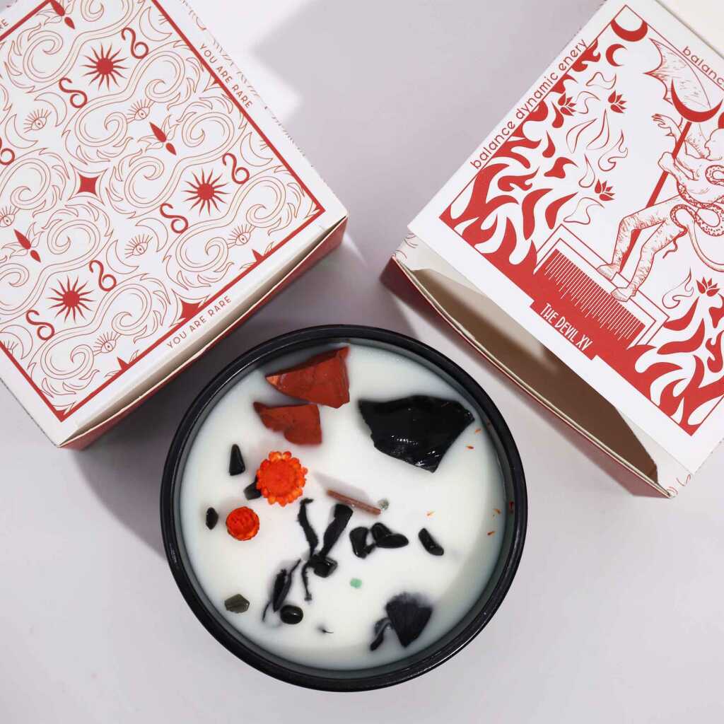 Hop Hare candle with crystals, dry flowers and red packaging