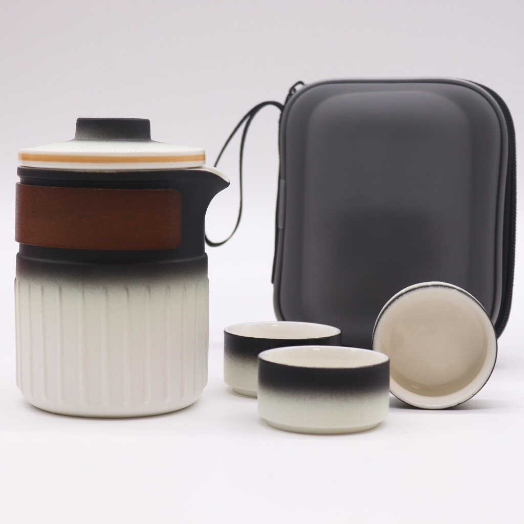 three friends themed teapot set with travel pouch