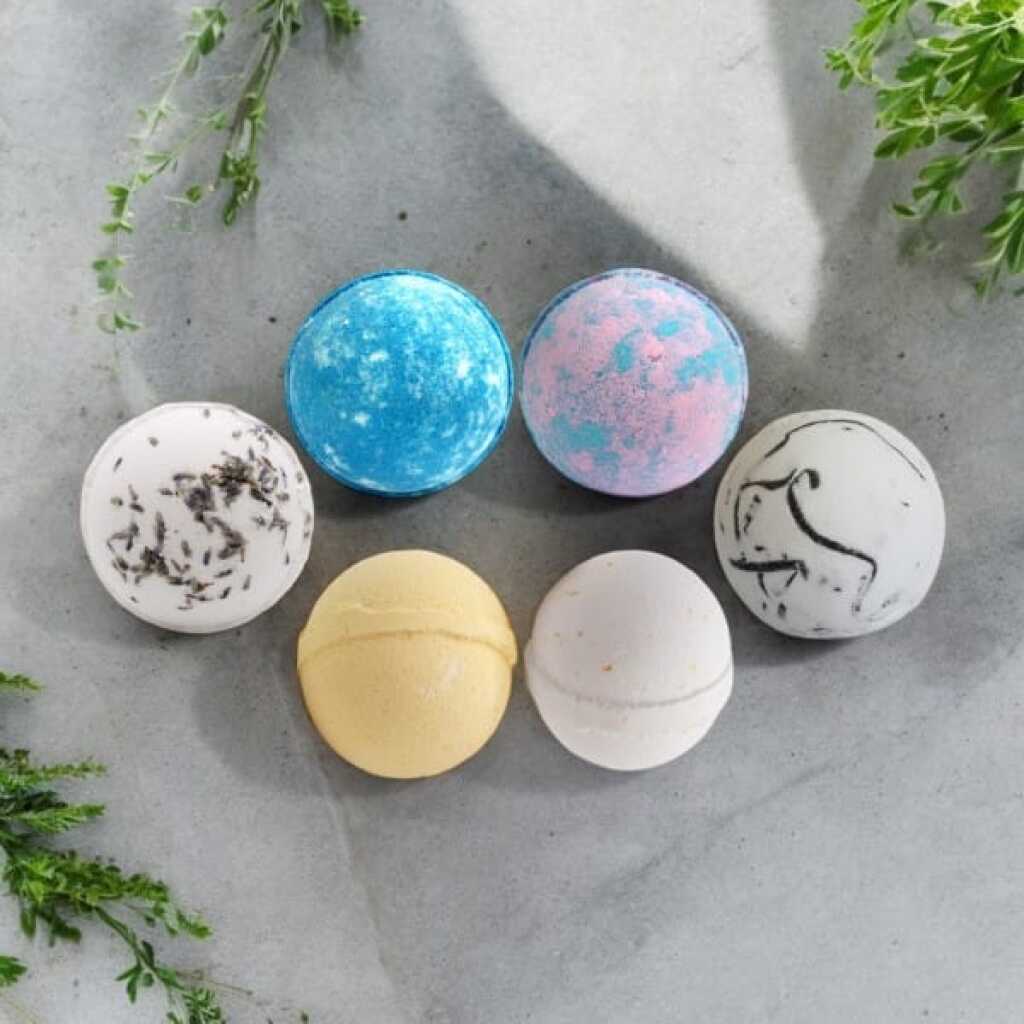 a gift set bundle of 6 bombs for bath bomb lovers