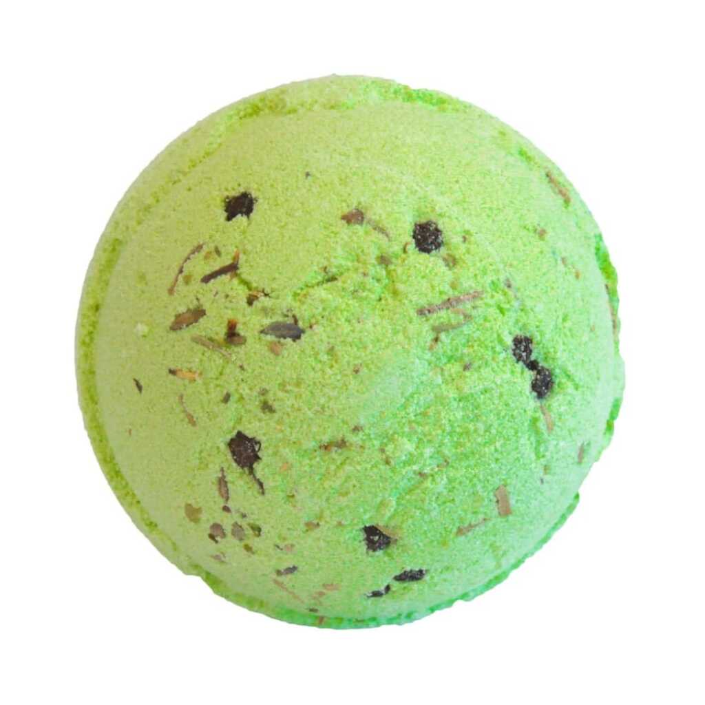 a green gin and tonic jumbo bath bomb
