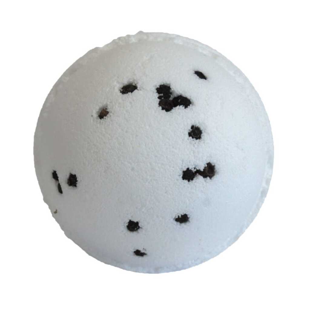 a gin and tonic jumbo bath bomb