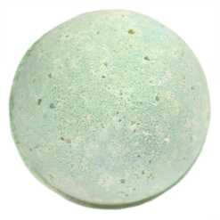 a green bath bomb with zingy peppermint and a drop of refreshing tea tree.