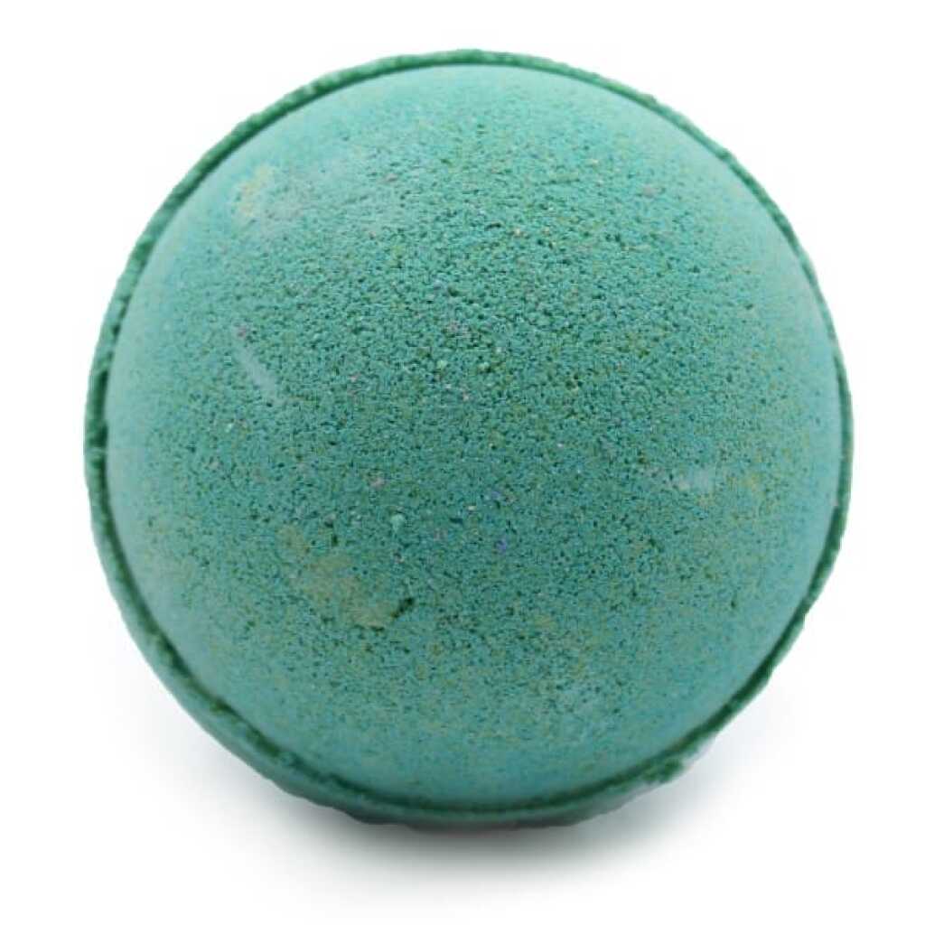 The warm cosy scent of christmas tree and fresh pine in a green bath bomb