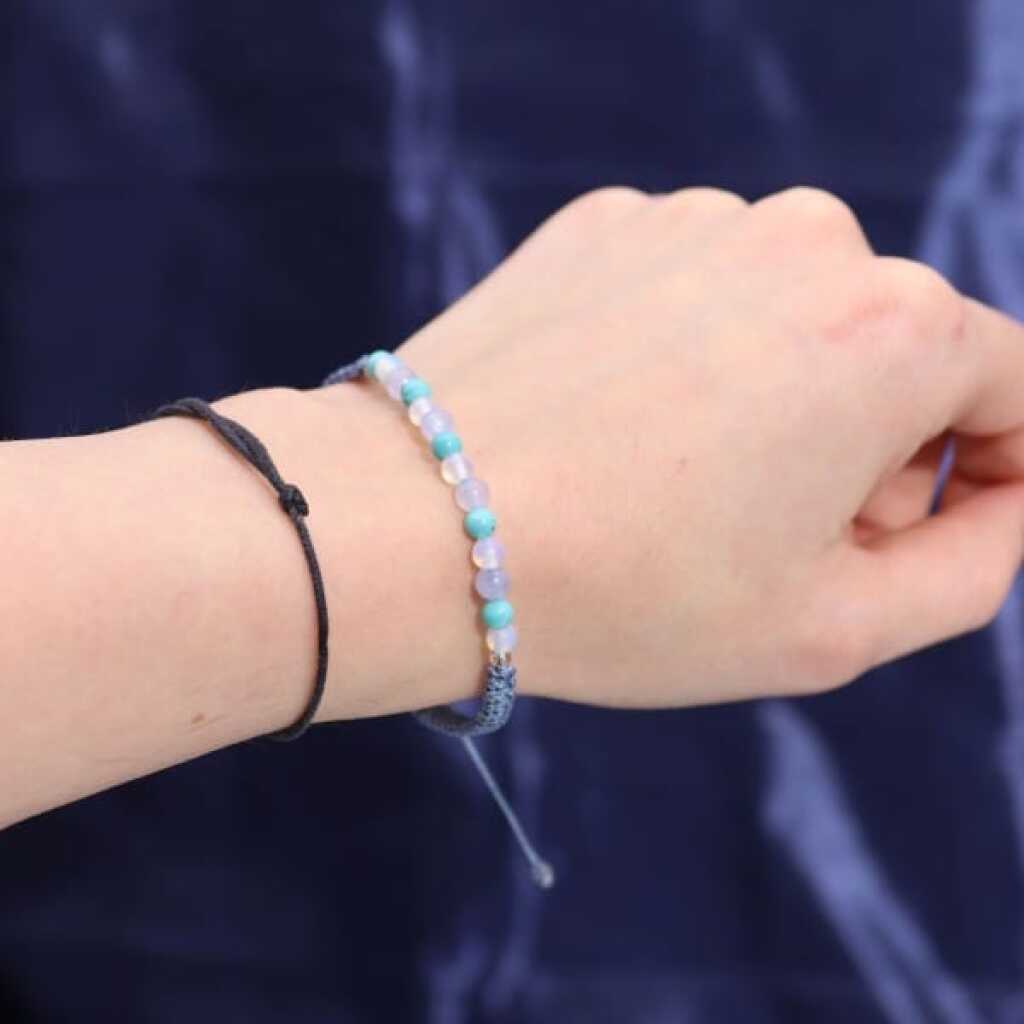 a zodiac gemstone bracelet - pisces