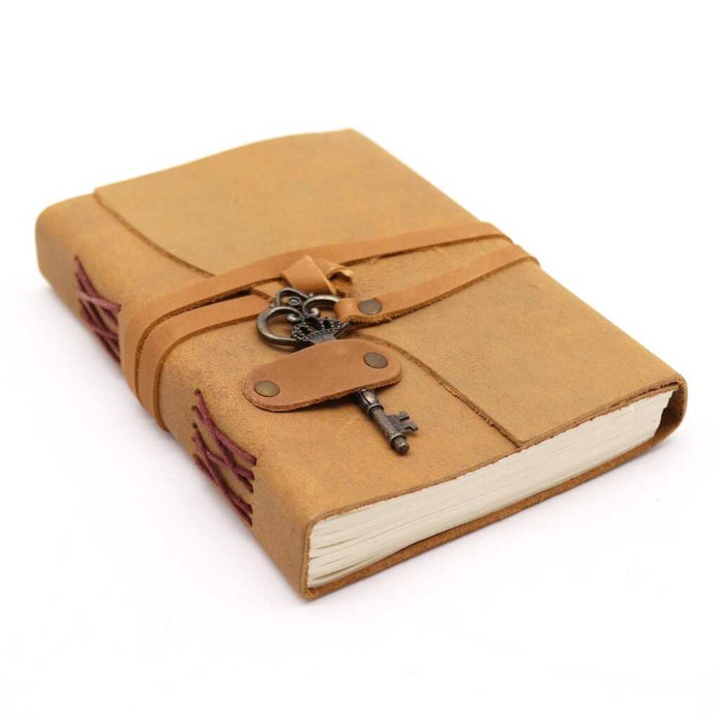 Oiled Tan Leather Notebook with Key detail